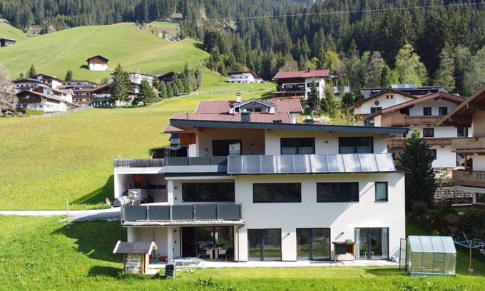 Tux Apartment | Cosy apartment for 4 guests with WIFI, TV and terrace