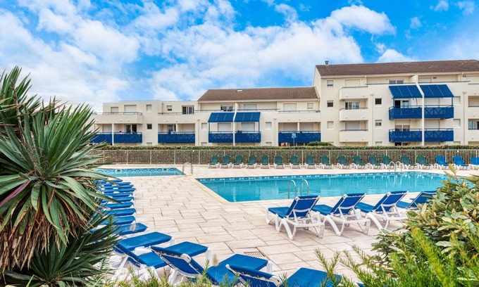 Lacanau-Ocean Apartment | Cosy apartment for 4 guests with pool, WIFI, TV, terrace and pets allowed