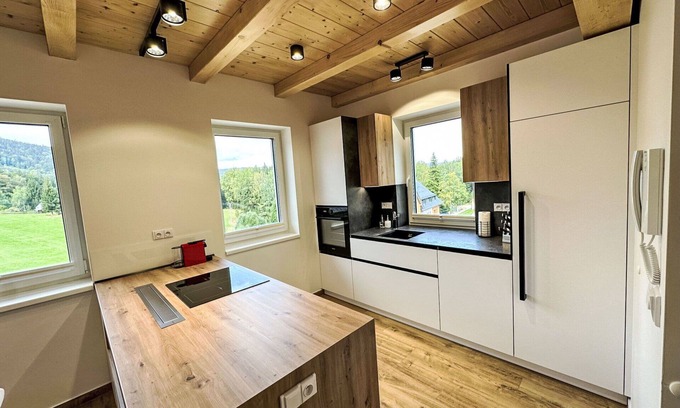Smrzovka Apartment | Cosy apartment for 12 guests with WIFI, TV and terrace
