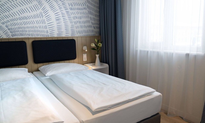 Tarnewitz Apartment | Cosy apartment for 4 people with WIFI, pool, TV and terrace