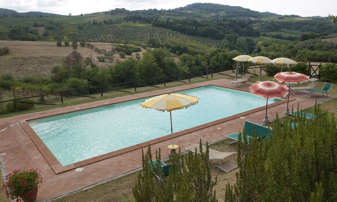San Gimignano Apartment | Cosy apartment for 4 people with A/C, pool, WIFI, pets allowed and panoramic view
