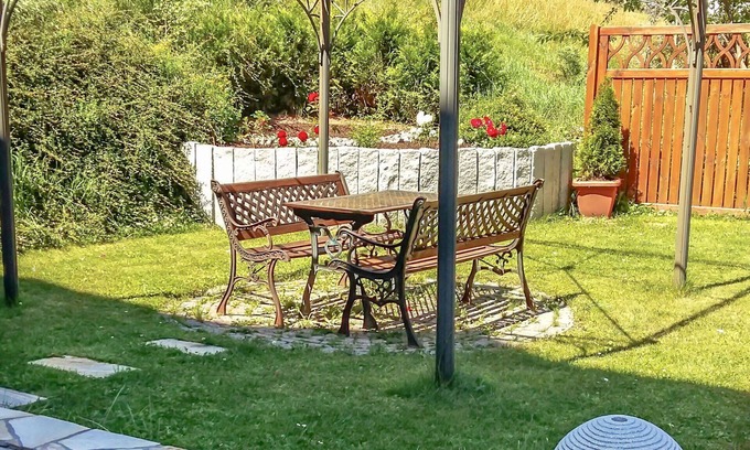 Eisenbach Apartment | Cosy apartment for 2 people with WIFI, TV, patio and pets allowed