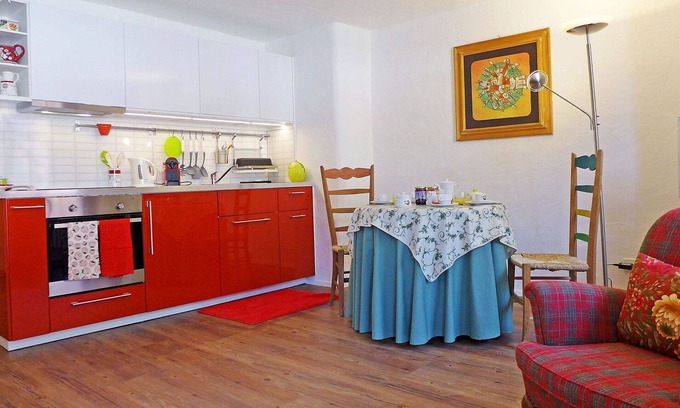 Bever Apartment | Cosy apartment for 2 guests with WIFI, TV, patio and panoramic view