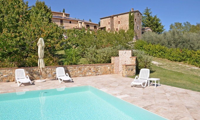 Volterra Apartment | Cosy apartment for 2 people with pool, WIFI, TV, pets allowed and parking, close to San Gimignano