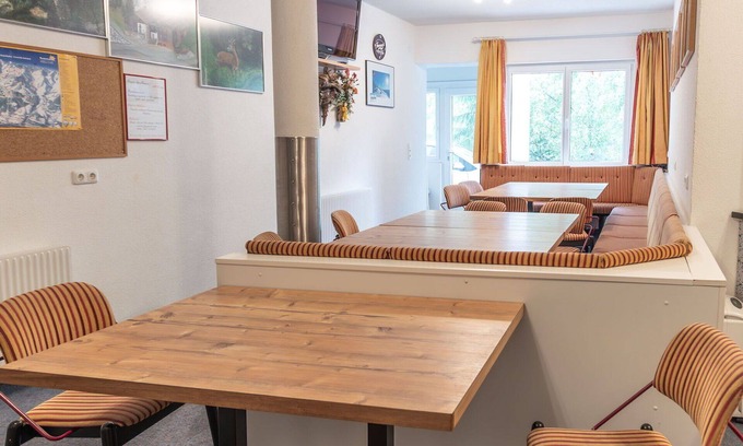 Kappl Apartment | Cosy apartment for 20 people with WIFI and parking