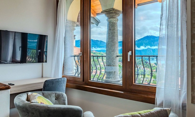 Azzano Apartment | Cosy apartment for 3 people with A/C, WIFI and TV