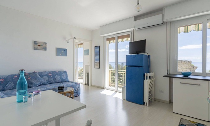 Bussana Apartment | Cosy apartment for 4 guests with A/C, WIFI and balcony