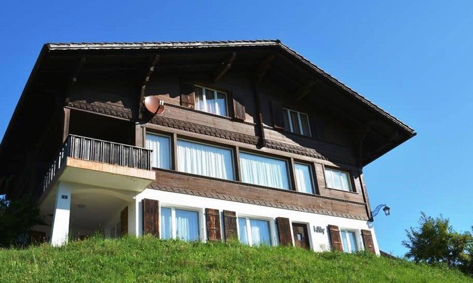 Schoenried Apartment | Cosy apartment for 4 guests with WIFI, TV, balcony and pets allowed