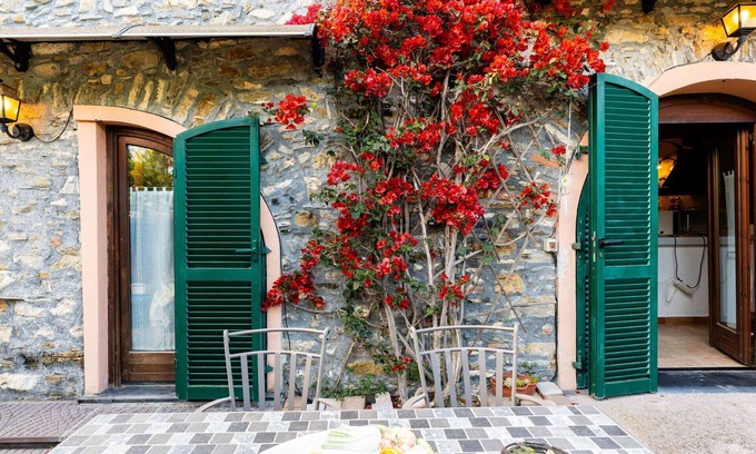 Andora Apartment | Cosy apartment for 4 guests with WIFI, TV, patio and pets allowed