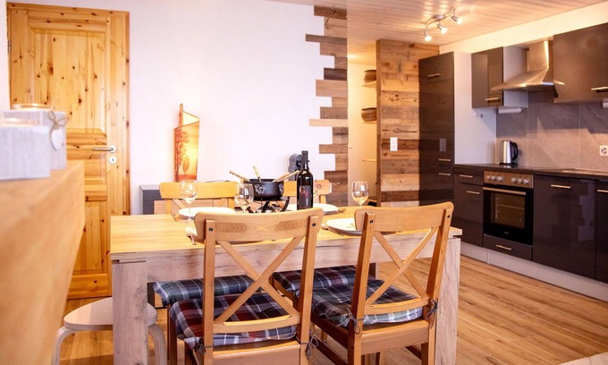 Barboleusaz Apartment | Cosy apartment for 4 guests with WIFI, TV and balcony