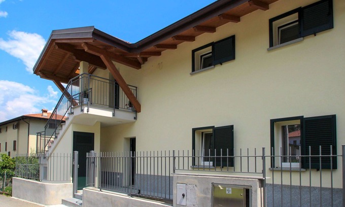 Dongo Apartment | Cosy apartment for 4 guests with WIFI, TV, balcony and parking
