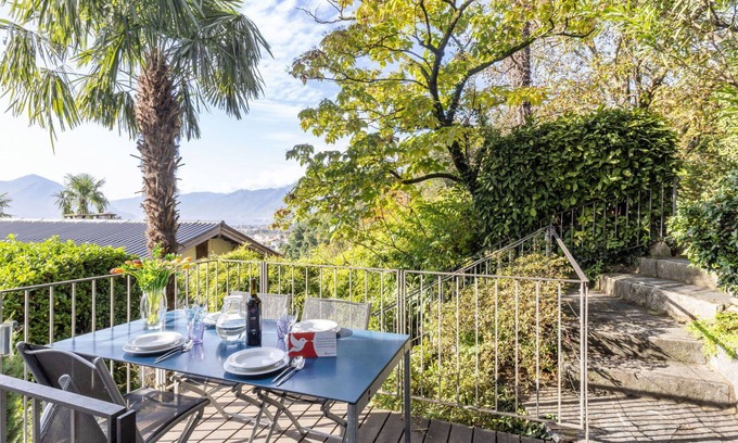 Muralto Apartment | Cosy apartment for 4 people with WIFI, balcony and parking