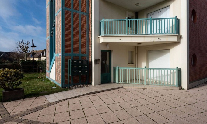 Port Guillaume Apartment | Cosy apartment for 4 people with WIFI, pool, TV and terrace