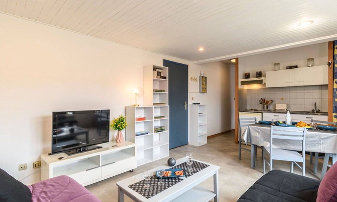 Mimizan-Plage Apartment | Cosy apartment for 4 people with WIFI, TV and pets allowed