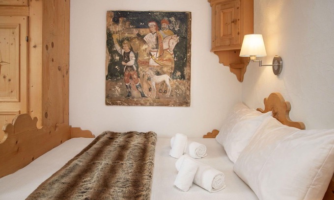Falera Apartment | Cosy apartment for 4 people with WIFI, pool, TV, patio, pets allowed and panoramic view