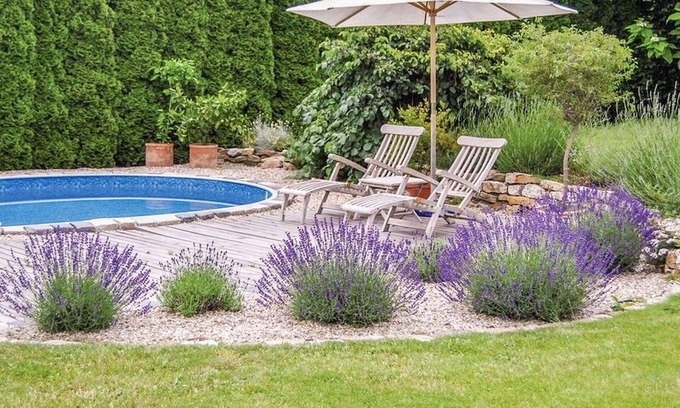 Lukavice Apartment | Cosy apartment for 4 people with pool, WIFI, patio and parking