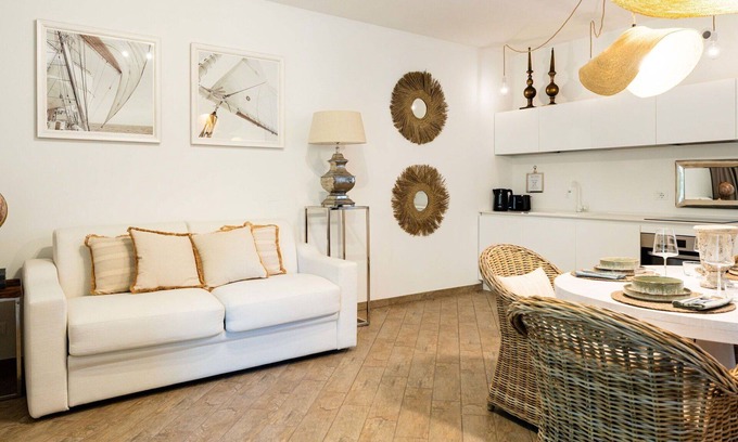 Marina di Andora Apartment | Cosy apartment for 4 people with WIFI, A/C, TV and parking