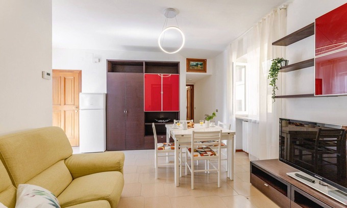 Loreto Apartment | Cosy apartment for 4 people with WIFI, A/C, TV, terrace and panoramic view, close to Porto Recan.