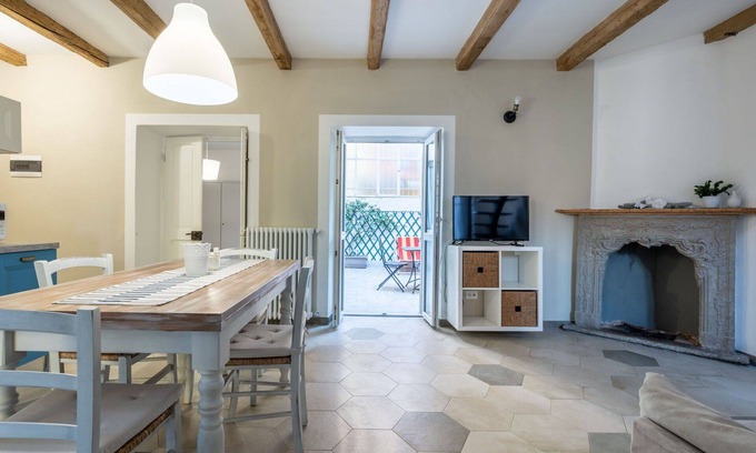Omegna Apartment | Cosy apartment for 4 people with WIFI, TV, terrace, pets allowed and parking