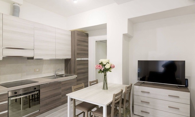 Garbatella Apartment | Cosy apartment for 4 people with A/C, WIFI and TV