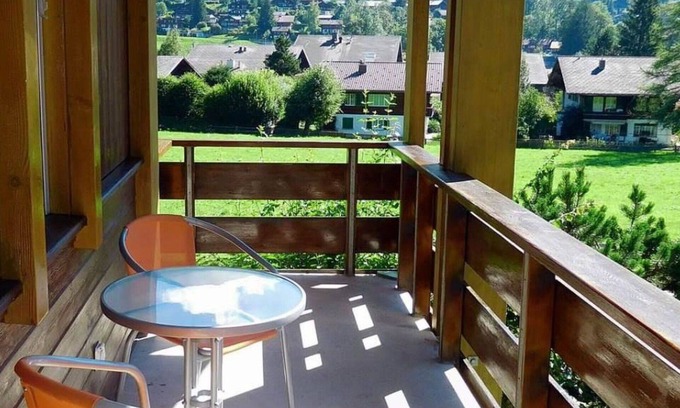 Lenk Apartment | Cosy apartment for 5 guests with WIFI, TV, balcony and pets allowed