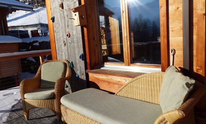 Lenk Apartment | Cosy apartment for 5 guests with WIFI, TV, balcony and pets allowed