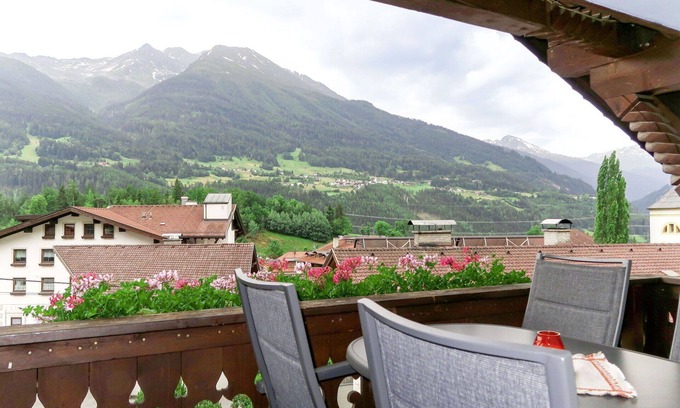 Grins Apartment | Cosy apartment for 5 people with WIFI, TV and balcony