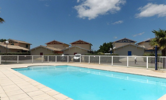 Bias Apartment | Cosy apartment for 5 people with pool, WIFI, TV, terrace and pets allowed