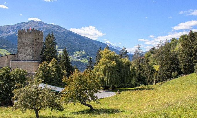 Fliess Apartment | Cosy apartment for 6 guests with WIFI, TV and panoramic view
