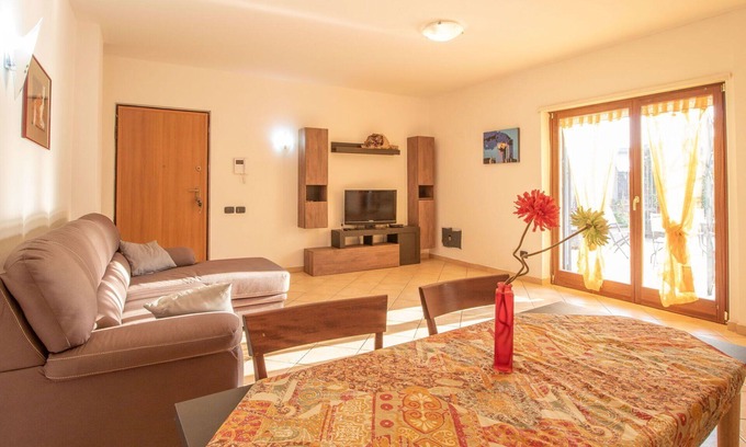 Formia Apartment | Cosy apartment for 6 guests with WIFI, A/C, TV, terrace and pets allowed