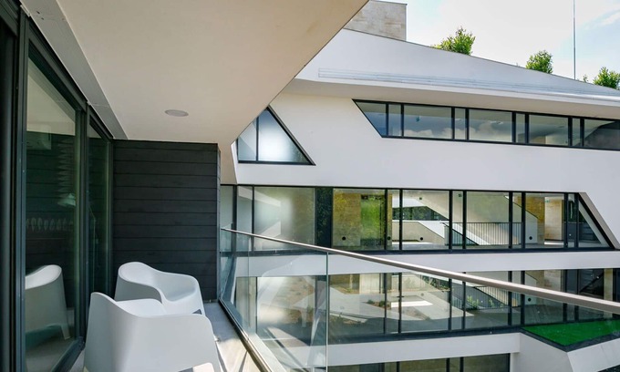 Balatonszemes Apartment | Cosy apartment for 6 guests with pool, A/C, WIFI, TV, terrace, pets allowed and parking