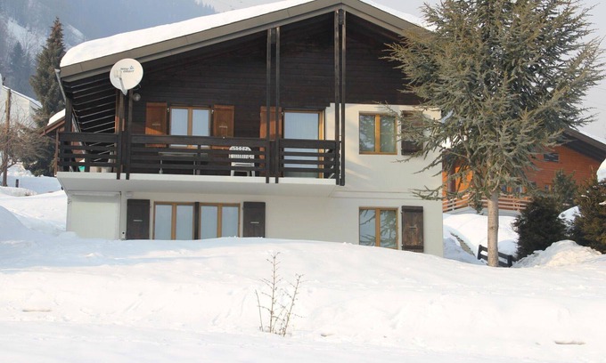 Fiesch Apartment | Cosy apartment for 6 people with WIFI, TV and balcony
