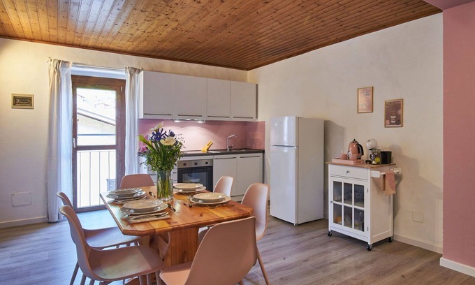 Claino Con Osteno Apartment | Cosy apartment for 6 people with WIFI, TV, pets allowed and parking