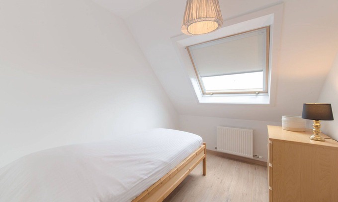 Vlissegem Apartment | Cosy apartment for 7 guests with WIFI, TV, terrace, pets allowed and panoramic view