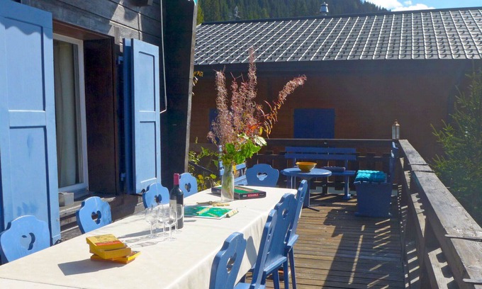 Verbier Apartment | Cosy apartment for 7 guests with WIFI, terrace, pets allowed and parking