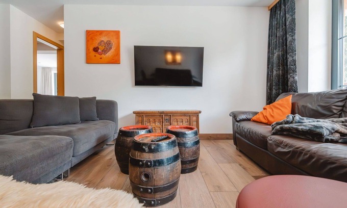 Hinterglemm Apartment | Cosy apartment for 8 guests with WIFI, TV, terrace, panoramic view and parking