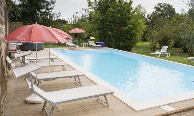 Corchiano Apartment | Cosy apartment for 9 people with pool, WIFI, TV and pets allowed