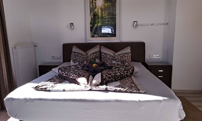 Finkenberg Apartment | Cosy apartment for 4 guests with WIFI, TV and balcony