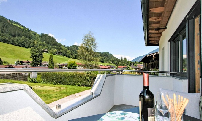 Distelberg Apartment | Cosy apartment for 8 guests with WIFI and terrace