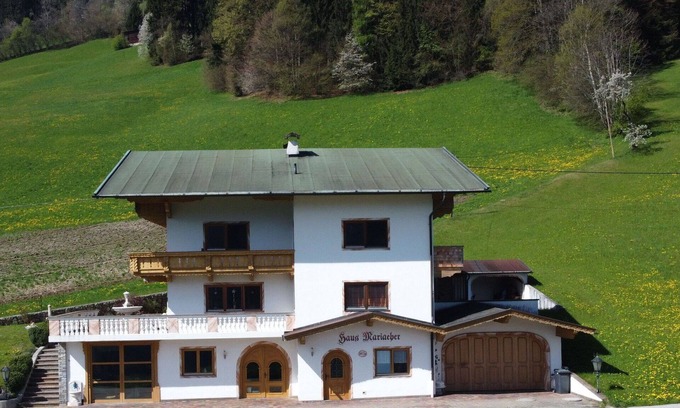 Schlitters Apartment | Cosy apartment for 5 people with WIFI, TV and balcony