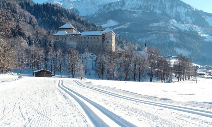 Thumersbach Apartment | Cosy apartment for 6 guests with WIFI, TV, terrace and pets allowed