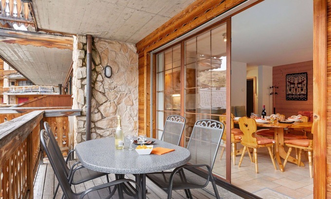 Val d'Illiez Apartment | Cosy apartment for 4 guests with WIFI, TV, balcony and pets allowed