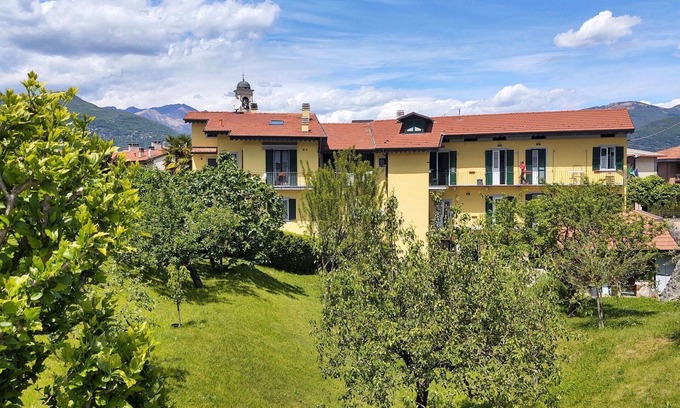 Germignaga Apartment | Cosy apartment for 3 people with WIFI, TV and patio