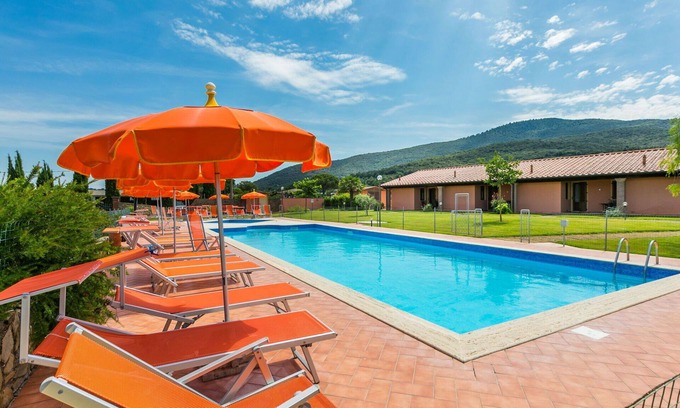 Puntone House | Cosy apartment in villa for 6 people with pool, A/C, WIFI, TV, terrace, pets allowed and parking