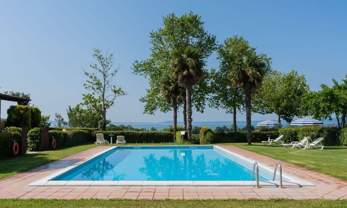 Bolsena Villa | Cosy apartment in villa for 6 people with WIFI, pool, TV, terrace, pets allowed and parking