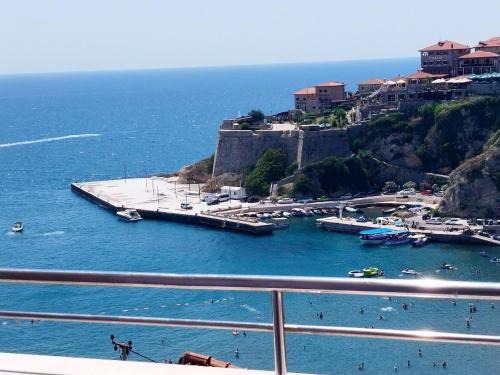 Rana Apartment | Cosy Apartment in Ulcinj with Sea View - 40 m²