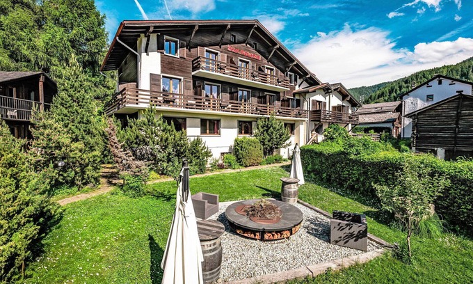 Vercorin House | Cosy apartment in villa for 23 guests with WIFI, hot tub and terrace