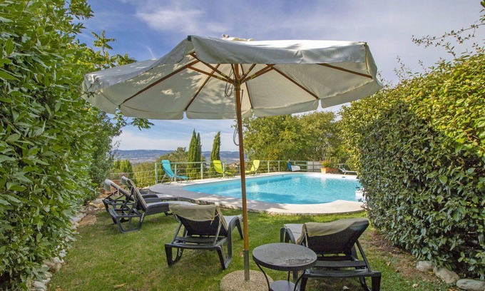 Poderi Villa | Cosy apartment in villa with private pool, WIFI, hot tub, TV, patio, pets allowed, panoramic view