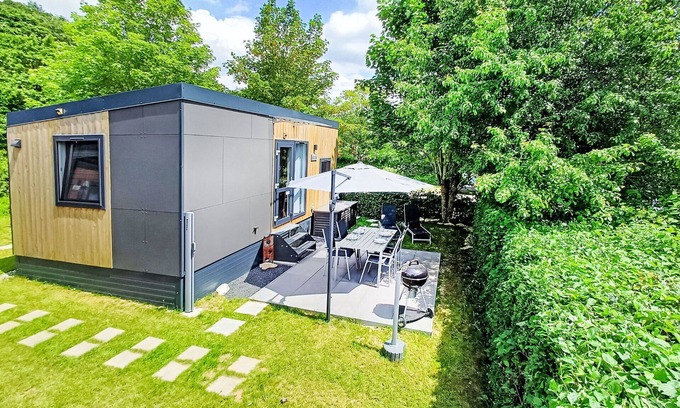 Wemding House | Cosy apartment in villa for 4 people with A/C, WIFI, TV and terrace