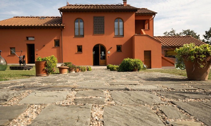 Larciano House | Cosy apartment in villa for 4 people with pool, WIFI, hot tub, A/C, TV and panoramic view